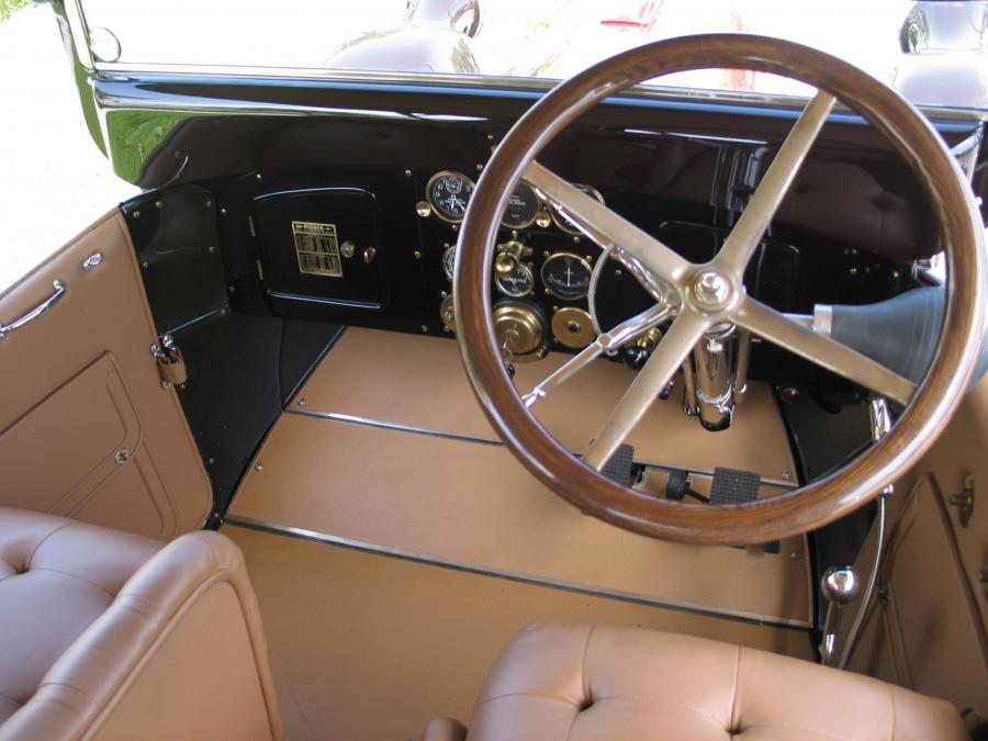  Pierce-Arrow Model 48 Touring Car 1917 года  (фото 7 из 10)